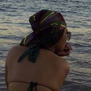 vintage head scarf ✨